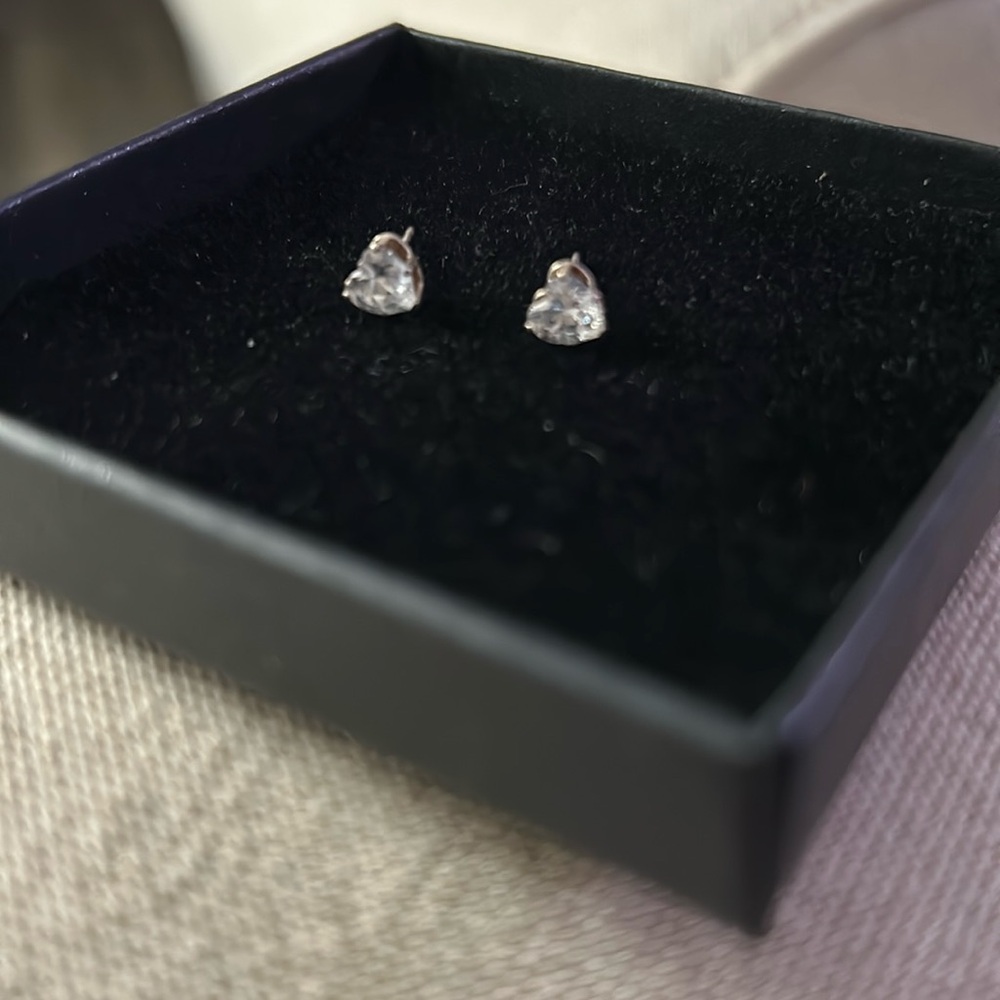 Stud earrings,  heart-shaped